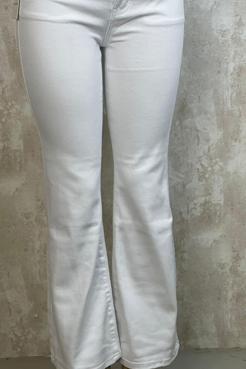 Pantalón Vaquero a campana y push up