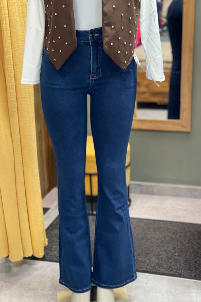 Vaquero Mila acampanado