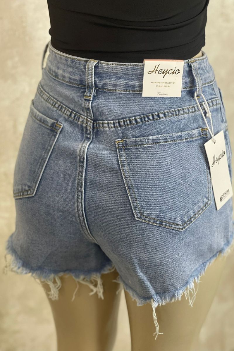 Short vaquero roto