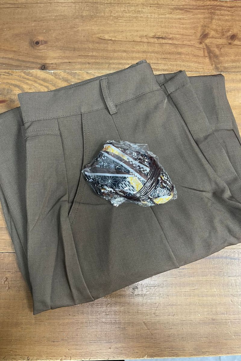 Pantalón de vestir con cinto -NO ELASTICO