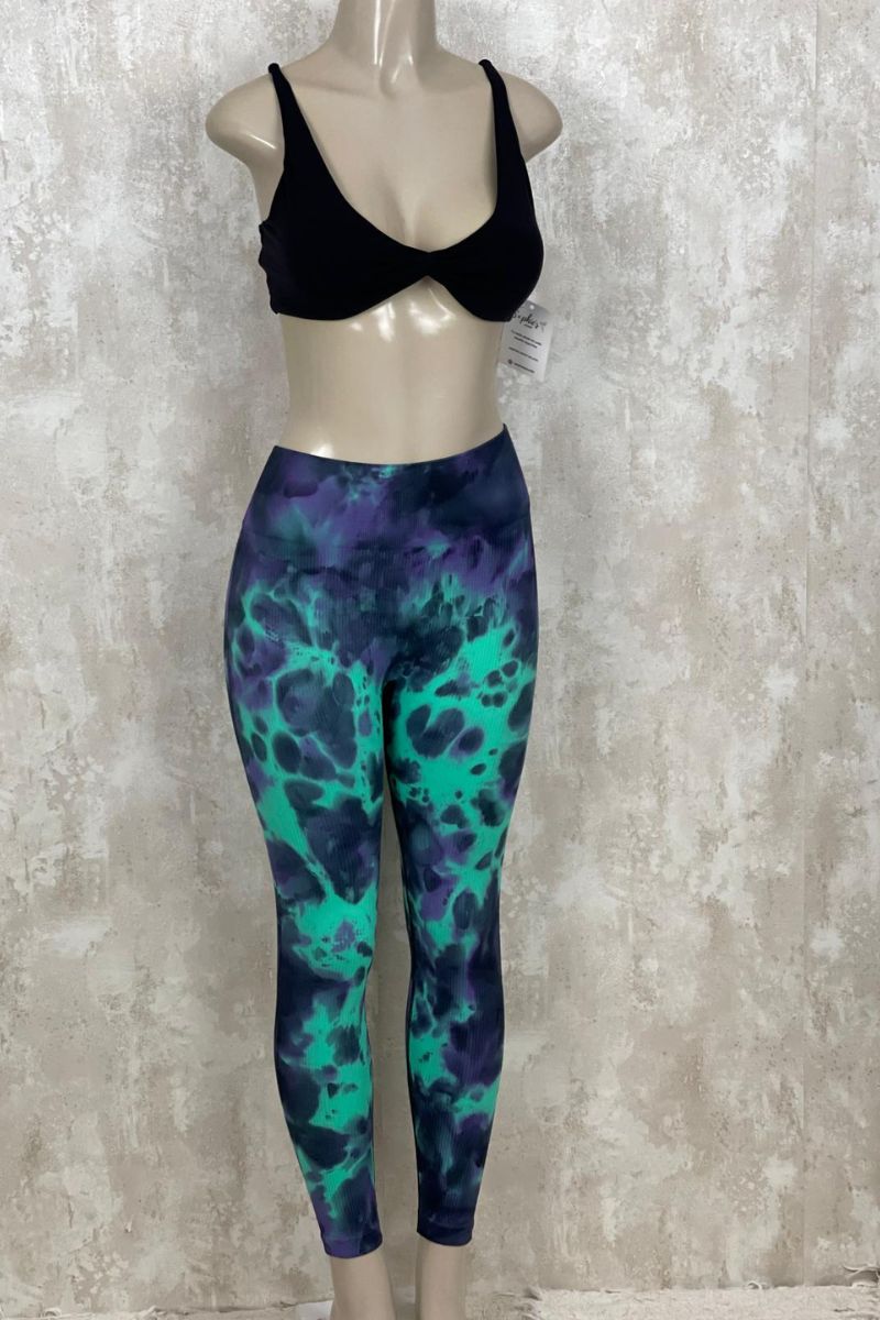 Leggins mancha con pico a v y push up