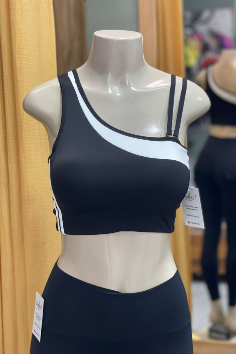 Top Adi con copa