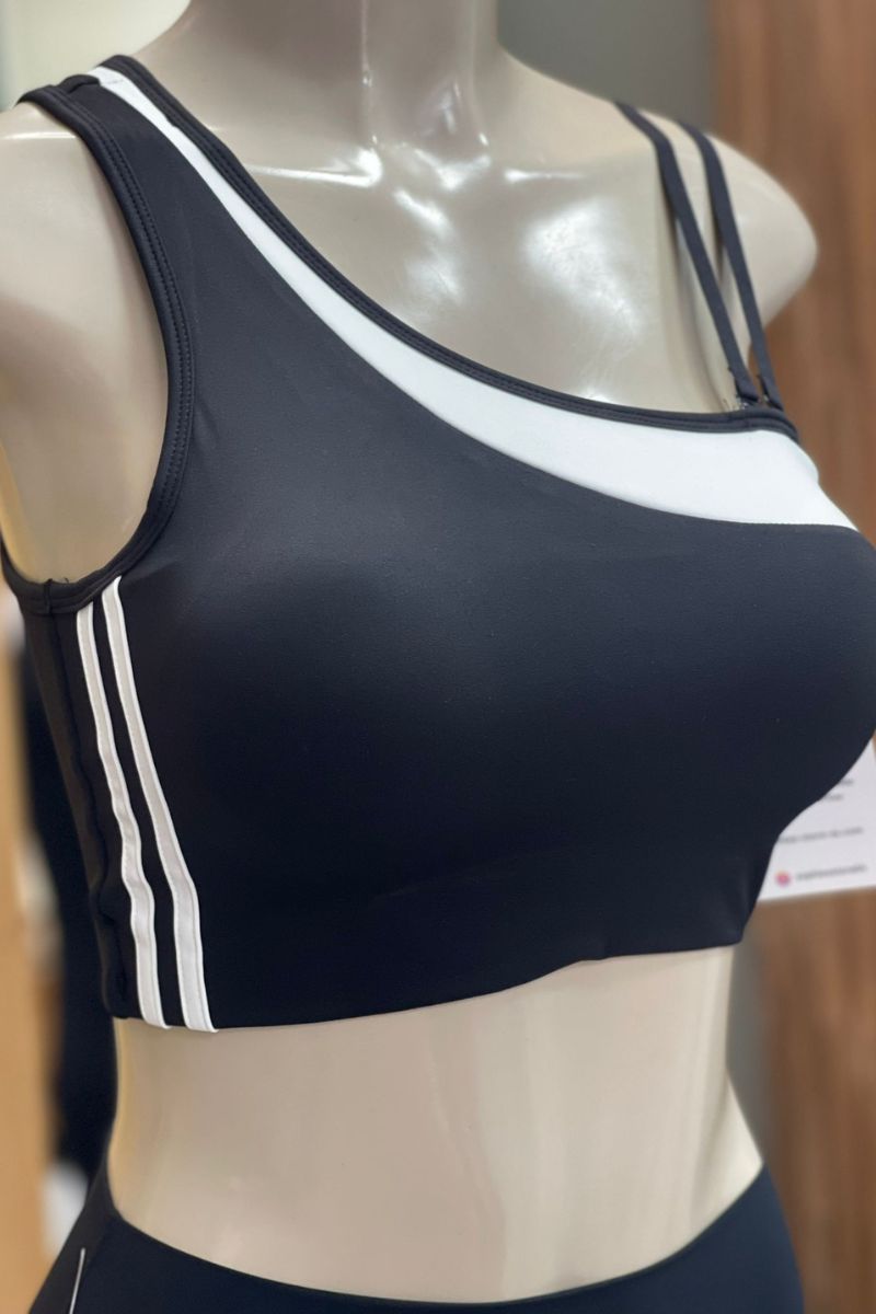 Top Adi con copa