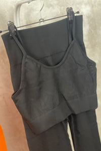 Conjunto acampanado
