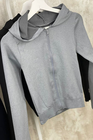 Image of Chaqueta Essential Hoodie"con gorro