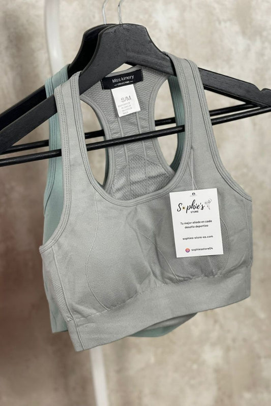 Top básico con relleno extraíble